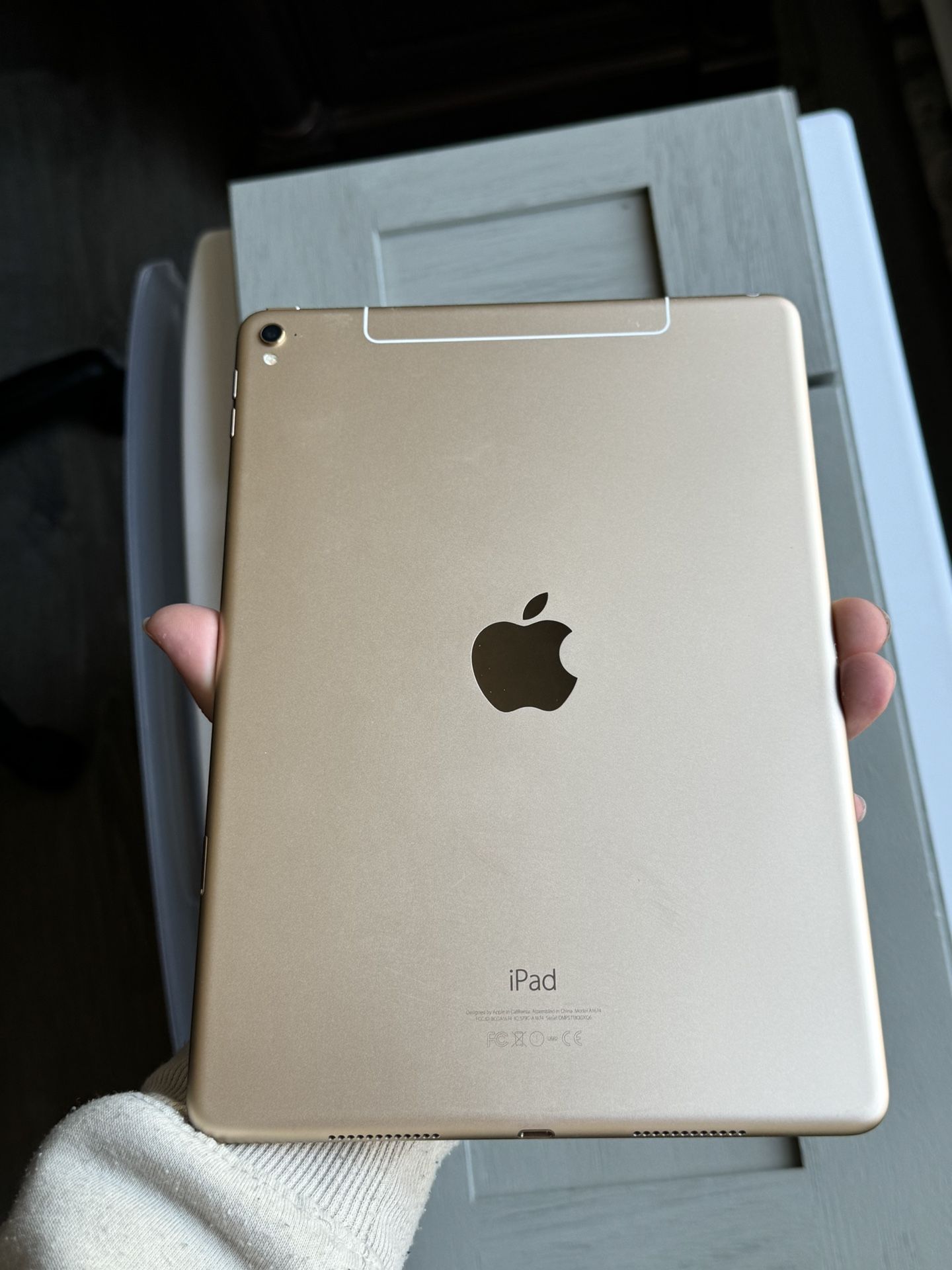Apple iPad Pro 128GB Unlocked Wi-Fi + Cellular