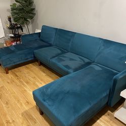 U Shaped Sectional Couch/Futon