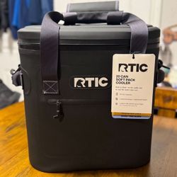 RTIC 20 Can Portable Cooler Bag Keeps Drinks Cold Up to 24 Hours Durable Design! New with Tags