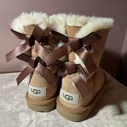 UGG New Bailey Bow Boot Toddler Kids Size 11 Tan 