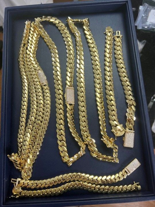 Diamond Lock Cuban Link Set 14k Gold Plated Doesn't Loses Color