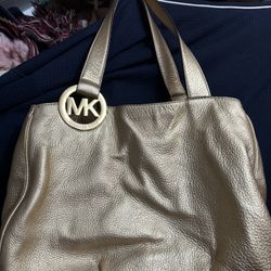 Authentic Leather Michael Kors handbag 