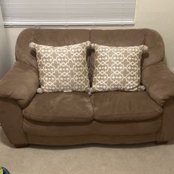 Loveseat 
