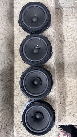 2 Pairs Of Ford Fusion Speakers