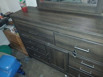 Dresser