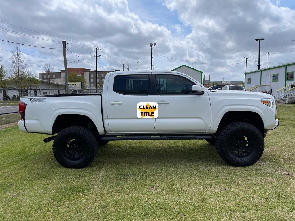 TACOMA LEVANTADA 🔥 DOWN PAYMENT $4.500 🔥 FINANCED 🔥