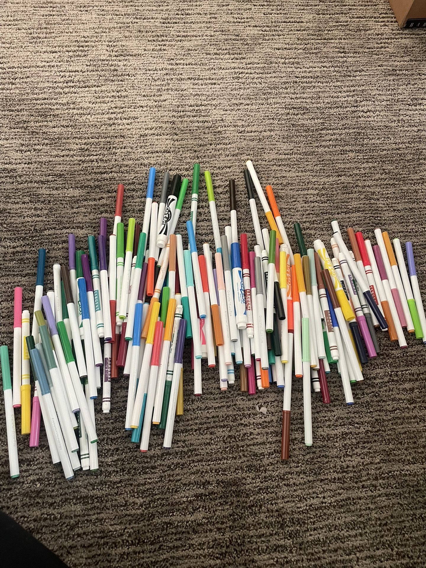 Lot of ~100 markers