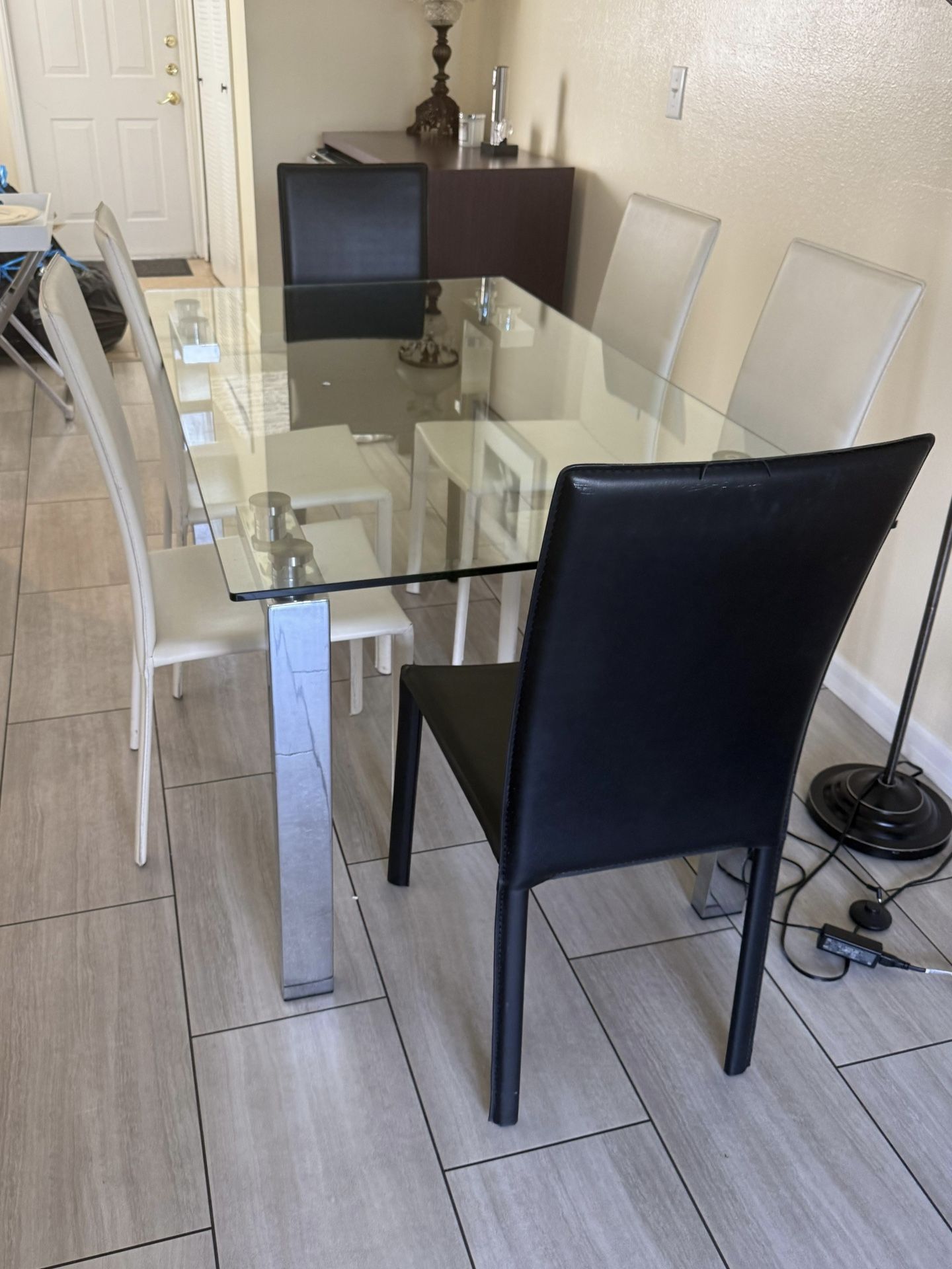 Dining Table & 6 Chairs
