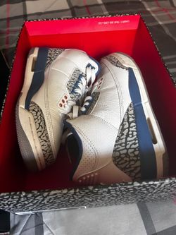 Youth shoes size 5.5 (Madera)