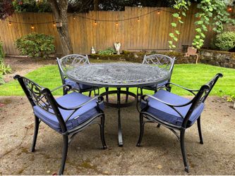 Outdoor dining table and chairs
