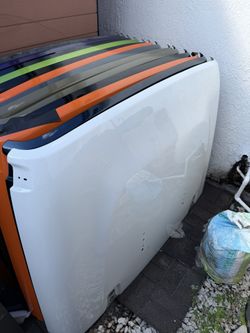 Jeep wrangler gladiator hood white