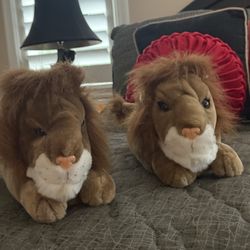 NEW … Large Unisex Plush Lion slippers 