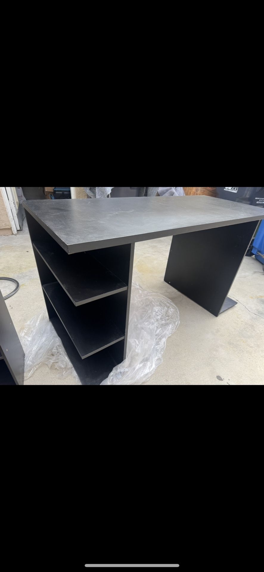 Free black gaming desk