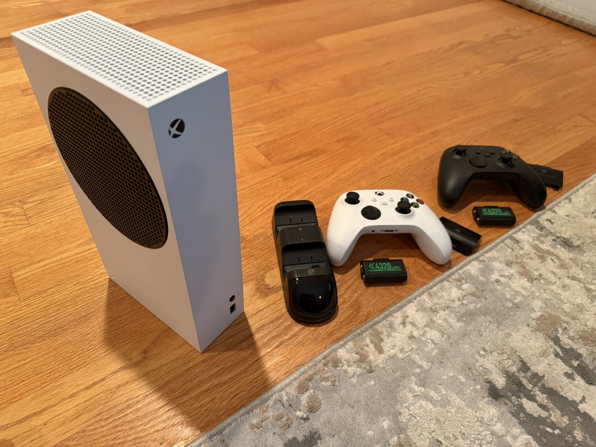 Xbox Series S, Two Controllers With Rechargeable Batteries