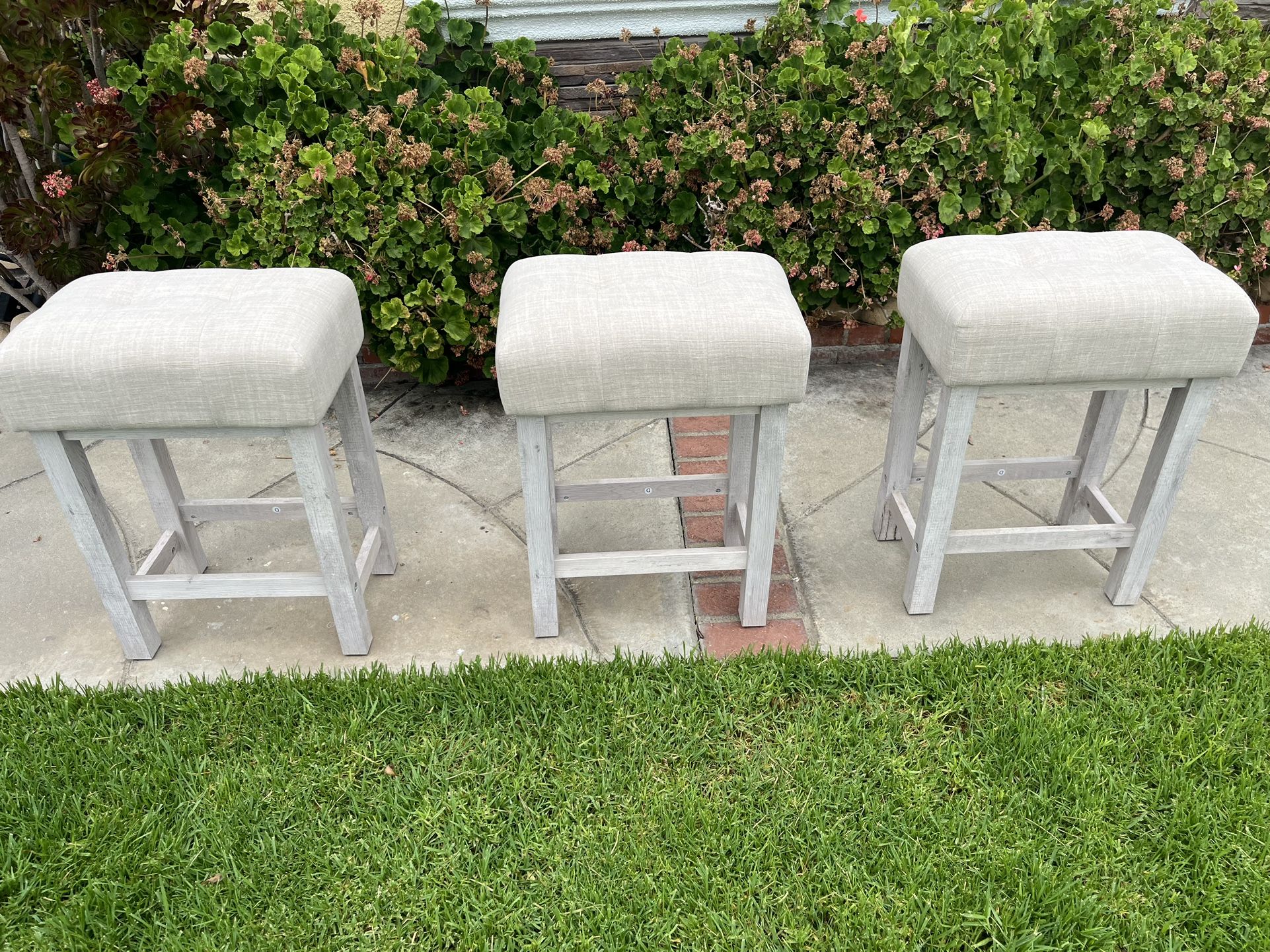 3 Bar Stools
