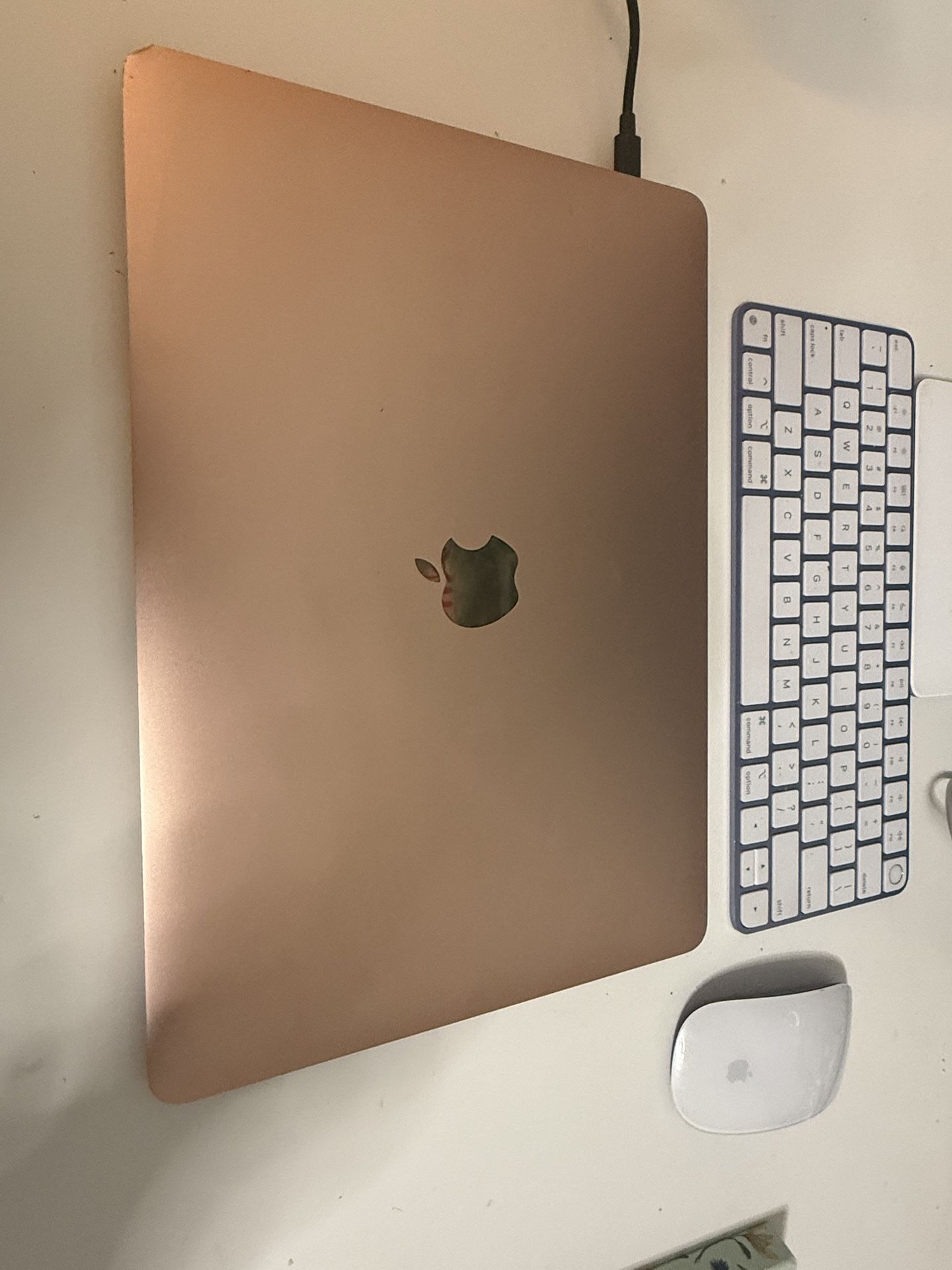 2023 MacBook Air Cracked Screen.