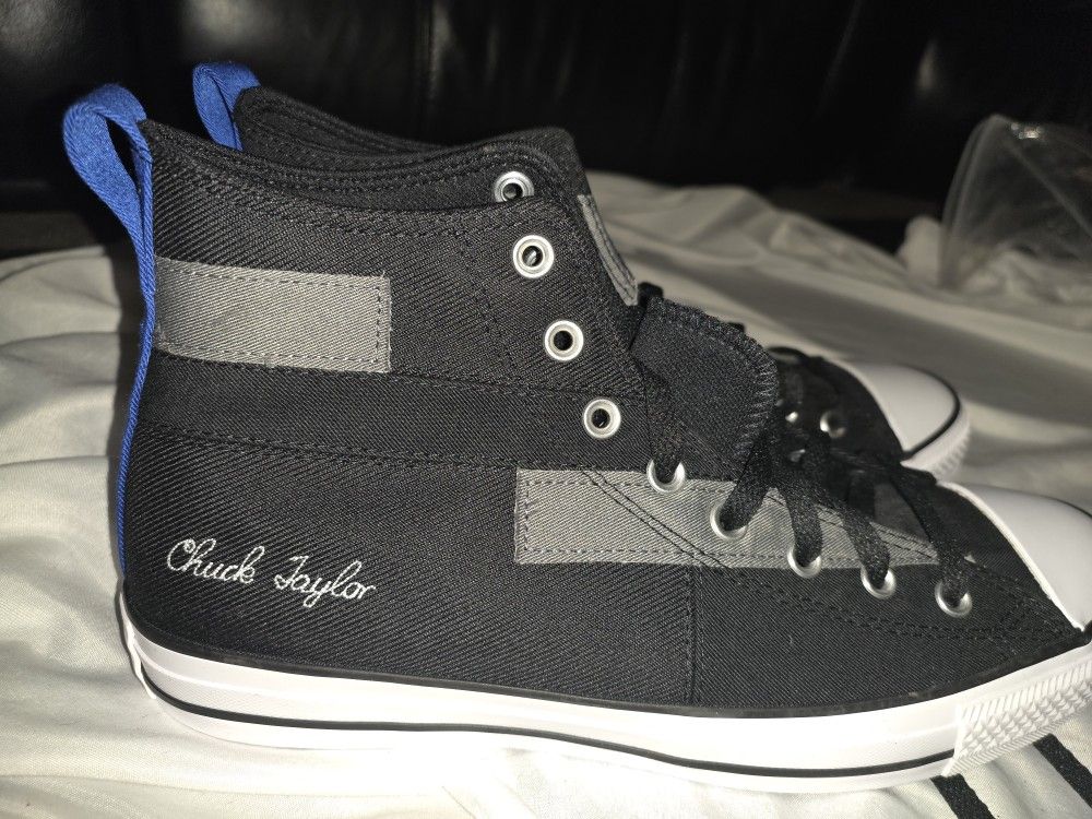 Mens Converse Chuck Taylor Size 12 Brand New