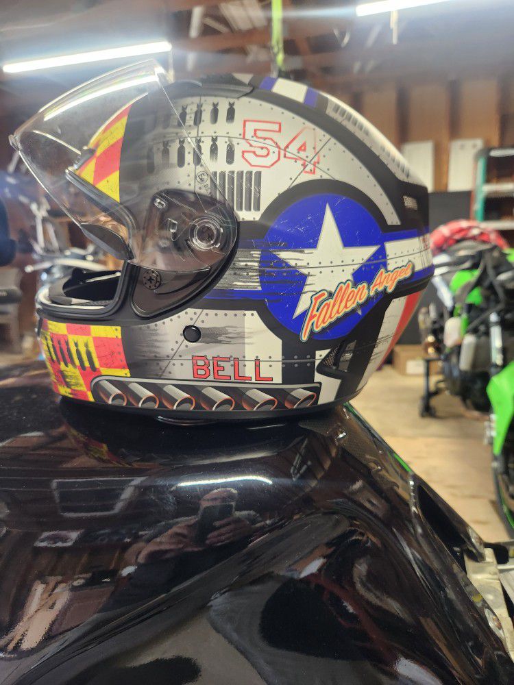 New Bell Medium motorcycle  Helmet 