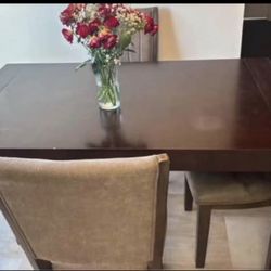 Table N 4 Chair 