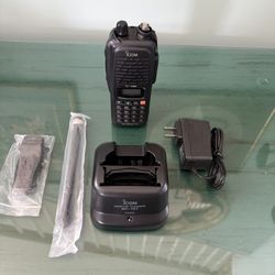 New In Box Ic-v82 VHF Transceiver