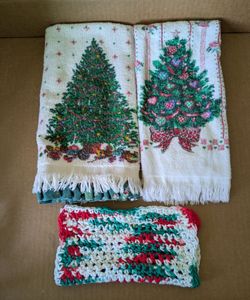 Christmas Tree Hand Towels & Potholder Christmas Holiday Tree Kitchen Towels and Crotchet Potholder