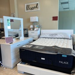 LED Light Queen Bedroom Set 