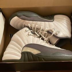 Air Jordan 12 Retro (GS) Size 7