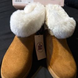 Juicy Boots/ Size 7