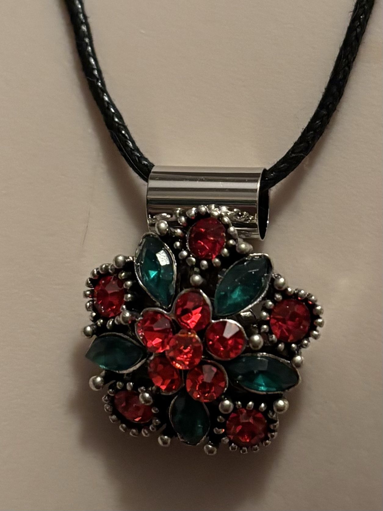 Christmas Colors Rhinestone Necklace