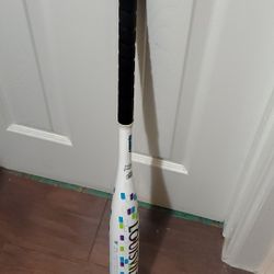Louisville Slugger Quest -12 Softball Bat 30 inch 18 oz Model FPQS152 2 1/4 Inch