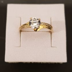 10kt Gold Solitaire Design Ring