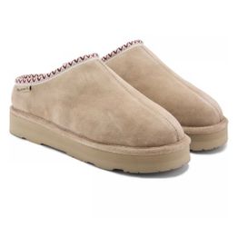 Women Bear paw slipper