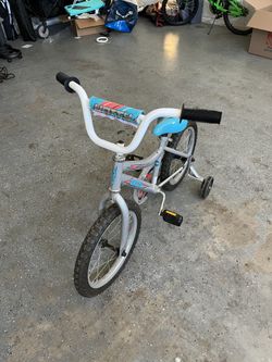 Like New Bike With Training Wheels