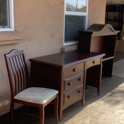 Desk Set With Accessories Included