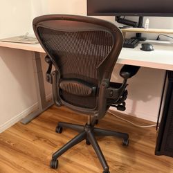 Herman Miller Aeron B 