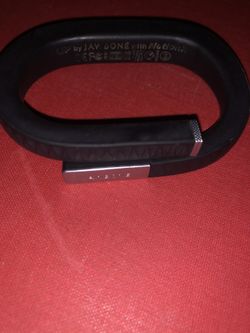 Up by jawbone needs charger