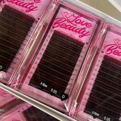 lash trays 💕✨