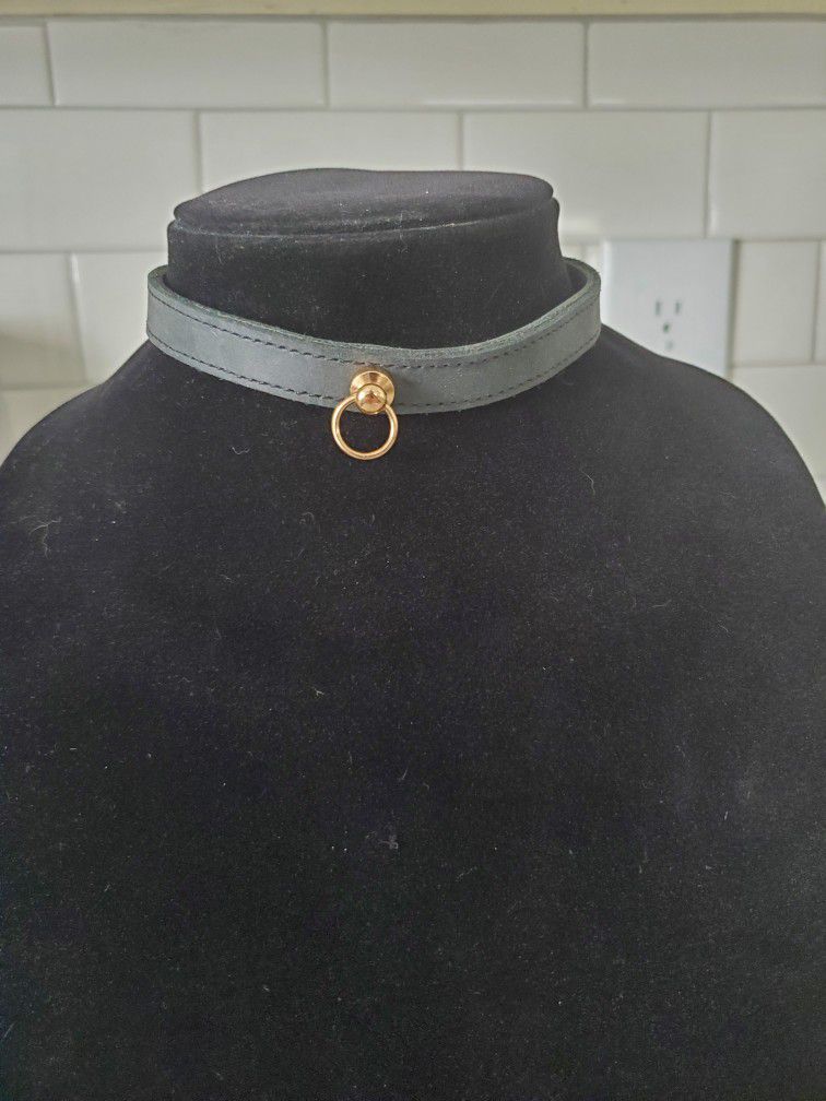 NWOT Handmade Leather Choker With Gold Buckle And Charm Holder