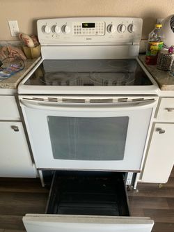 White Kitchen Appliances