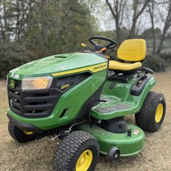 John Deere 42 Inch Riding Lawnmower 