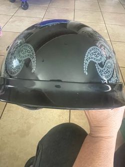 Women’s motorcycle helmet