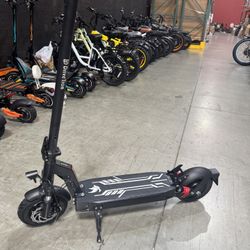Long-range electric scooter
