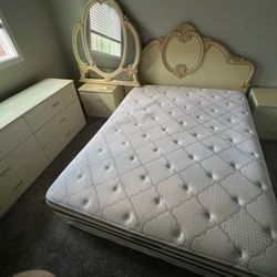 Queen Size Bed And Mattress 