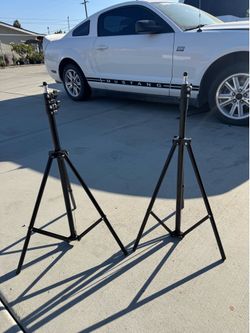 Studio light stand 2 x $50
