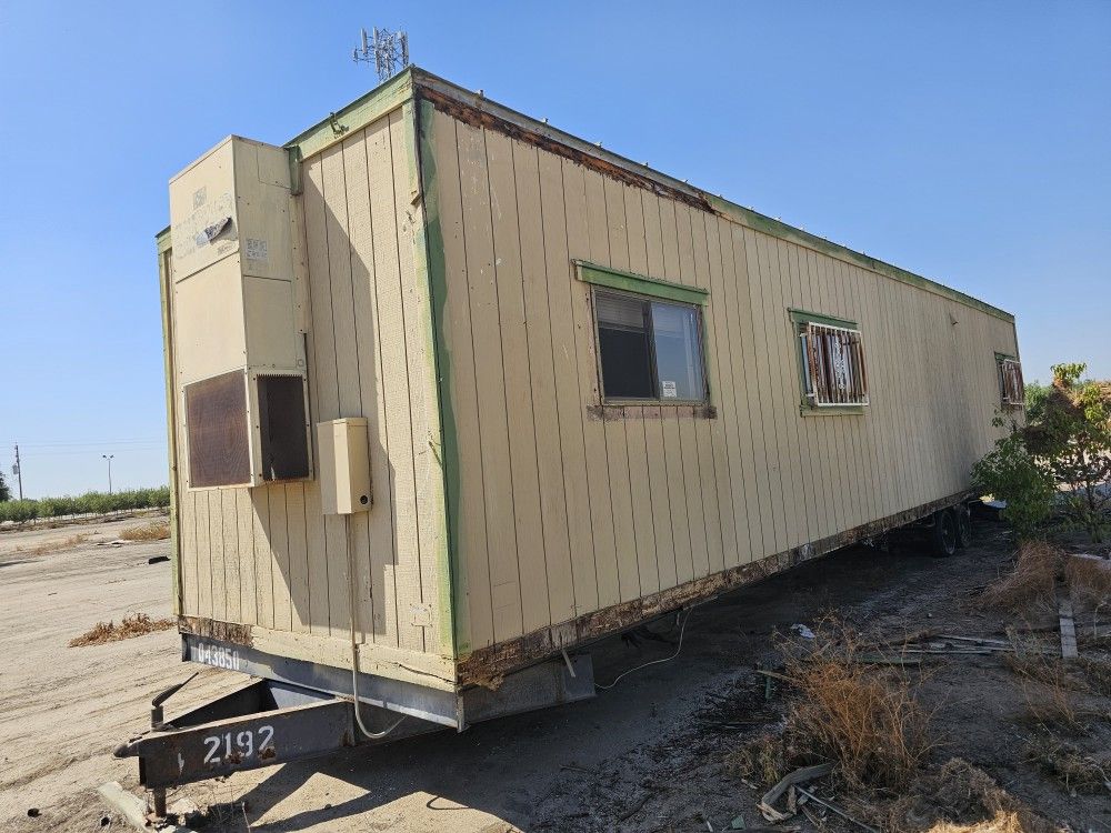 Office Trailer 8x 44