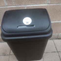 Brightroom Swing-Top Wastebasket/ Trash Can 