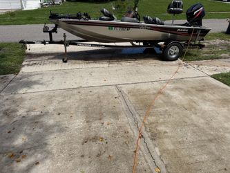 2007 Bass Tracker Garage kept