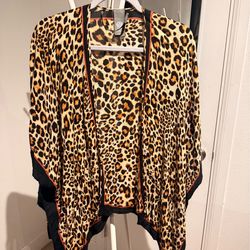 Vince Camuto Leopard Print Kimono O/S