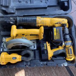 DEWALT 4 Power Tool Combo Kit, Used