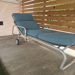 Retro Chaise Lounge Recliner 